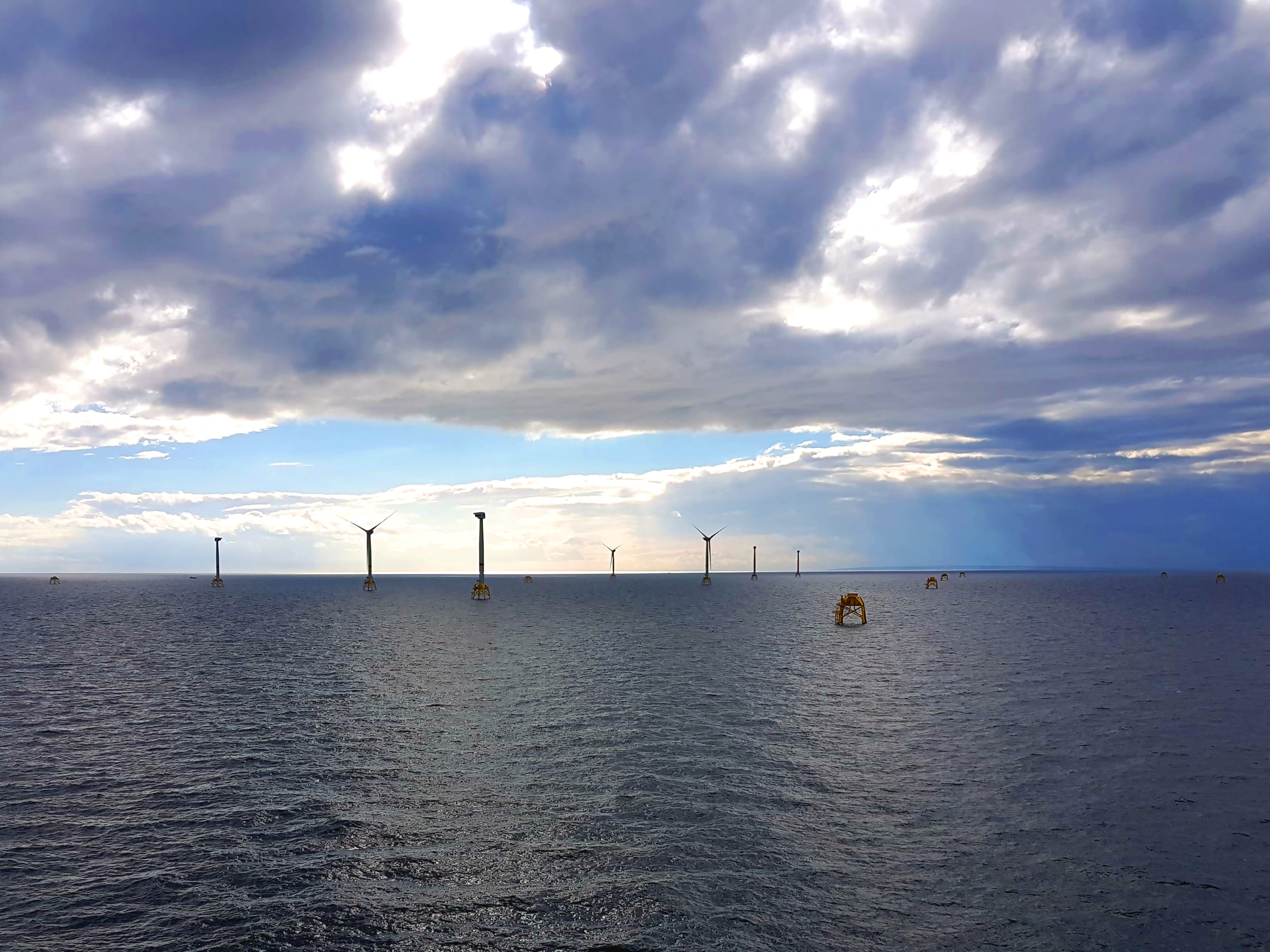 Aerogeneradores offshore — operación marina