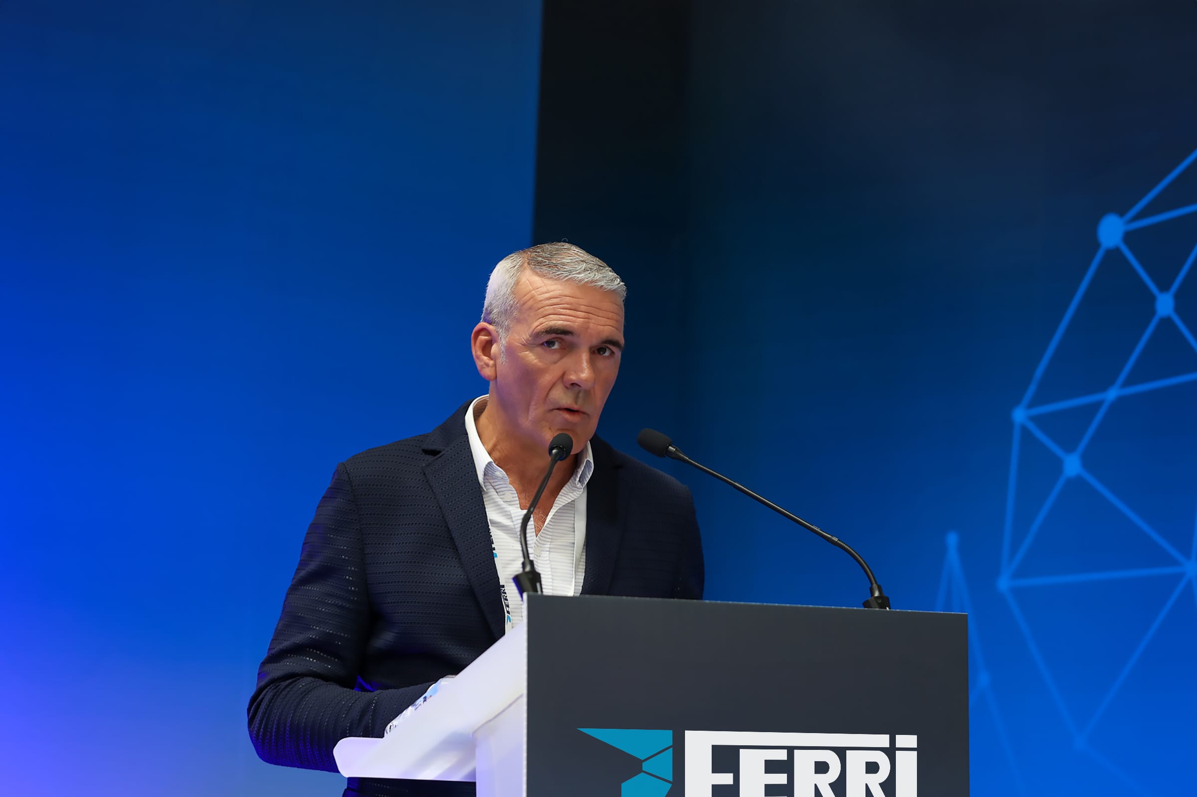 Patricio Fernández, dirección de INDUSTRIAS FERRI